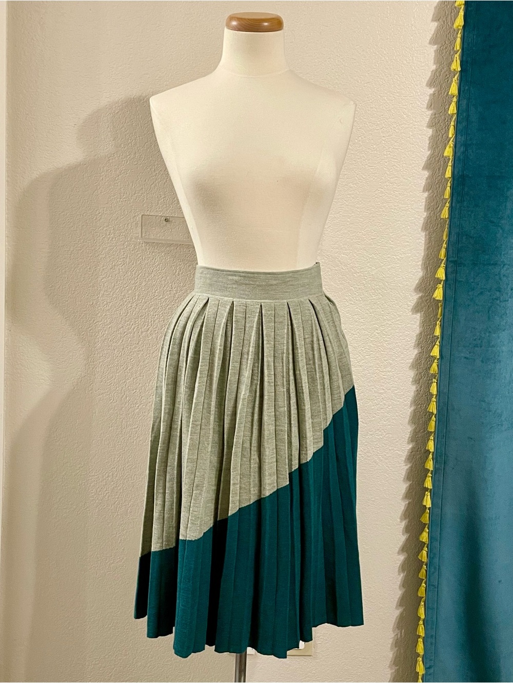 NWT Anthropologie Divvied Colorblock Skirt by Charlie & Robin. Size 2